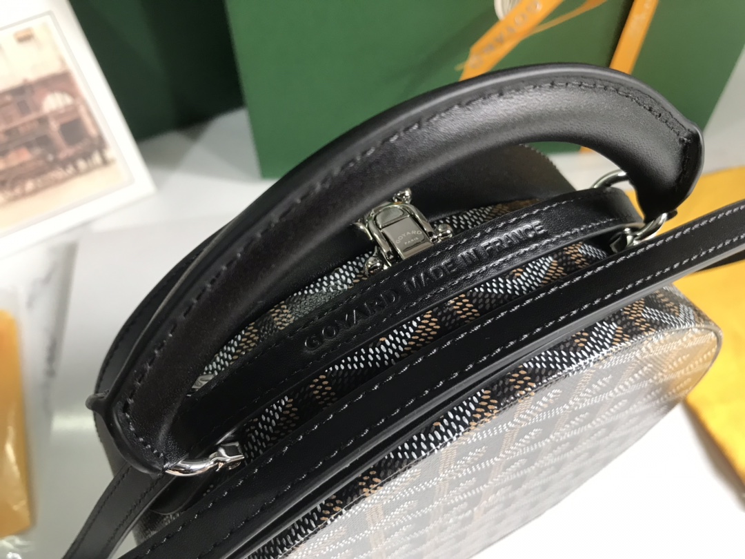 The Alto Hatbox Trunk Bag In Black